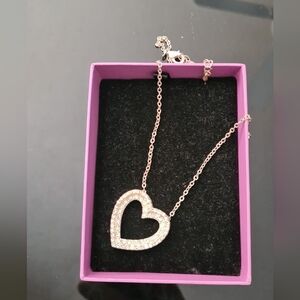 A Lovely heart shape necklace